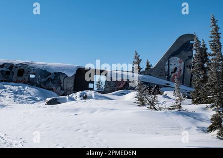 Emergency Transmission mural on Miss Piggy crashed aircraft in Churchill, Manitoba, Canada Stock Photo