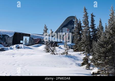 Emergency Transmission mural on Miss Piggy crashed aircraft in Churchill, Manitoba, Canada Stock Photo