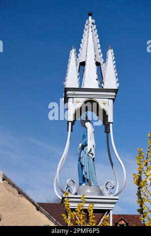 France, Jura, Ruffey sur Seille, Quai de la Seille, in front of the Saint Aignan church, wrought iron niche with statue of the Virgin Mary Stock Photo
