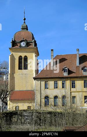 France, Doubs (25), Morteau, old cluniac priory, Notre-Dame de l'Assomption church from the 15th century, south side of the convent Stock Photo