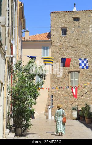 Rue François Sibilli in Saint Tropez - Walk One of the City's