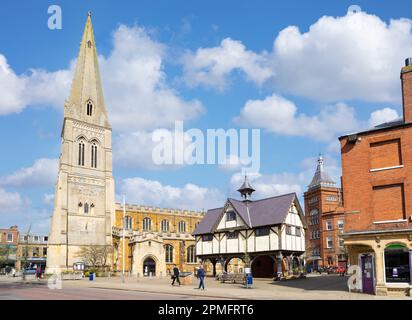 Market Harborough Leicestershire St Dionysius' Church and The Old Grammar School Market Harborough Leicestershire England UK GB Europe Stock Photo