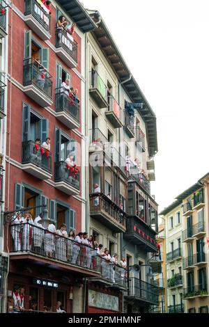 Pamplona, SPAIN: June 07 2022: Thousands of people gathered on the streets of Pamplona waiting for the release of the bulls. First day of 'Encierro' Stock Photo