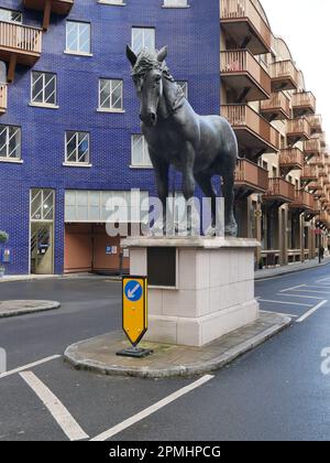 The Circle, Jacobs Island, Bermondsey, Surrey, England Stock Photo