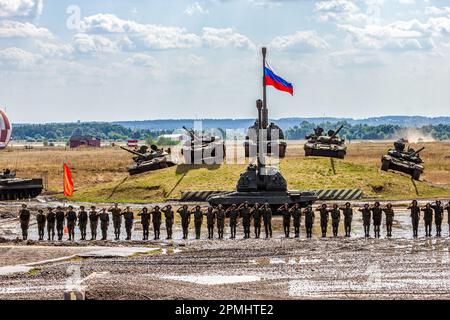 Self-propelled guns Msta-S and the main battle tanks of the Russian army at demonstrations Stock Photo