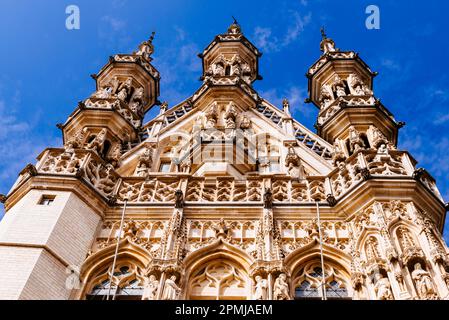 Detail. Town Hall of Leuven, Flemish Brabant, is a landmark building on that city's Grote Markt, main square. Built in a Brabantine Late Gothic style Stock Photo