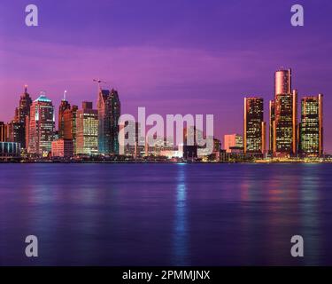 1991 HISTORICAL DOWNTOWN SKYLINE DETROIT MICHIGAN USA Stock Photo