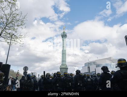 Paris, France. April 14, 2023.  -  12 Day of mobilization against the pension reform in Paris. -  14/4/2023  -  France / Ile-de-France (region) / Paris  -  Arrival of the protest and intervention of the police, place de la Bastille. On the eve of the Constitutional Council's verdict on the constitutionality of the pension reform text, the mobilization in Paris and in France continues for the 12th day of demonstrations.Credit: Le Pictorium/Alamy Live News Stock Photo