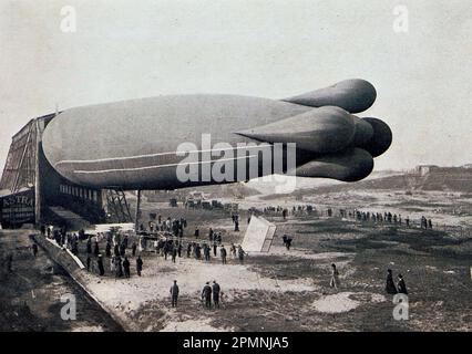 The Clement-Bayard (French manufacturer of cars, planes and airships, founded by Gustave Adolphe Clément) Airship. From a bound annual: The Wonderful Year, 1909. An illustrated record of notable achievements and events from The Daily News, London and Manchester, published by Headley Brothers, 1909. Stock Photo