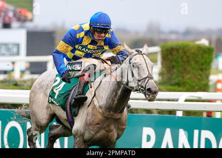 Bill Baxter ridden by Sam Twiston-Davies wins The Topham Handicap Chase during the Randox Grand National festival 2023 Ladies Day at Aintree Racecourse, Liverpool, United Kingdom, 14th April 2023  (Photo by Conor Molloy/News Images) Stock Photo