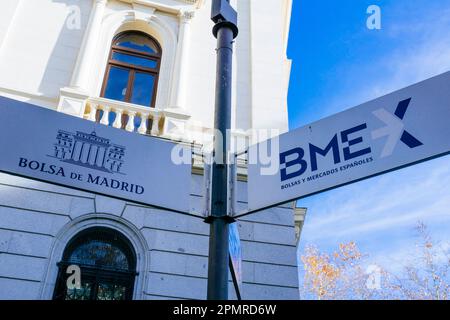 Information post, Palace of la Bolsa de Madrid. Madrid, Comunidad de Madrid, Spain, Europe Stock Photo