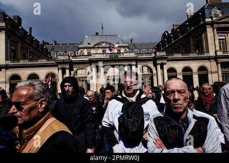 Antonin Burat / Le Pictorium -  Protest against pension bill in Paris - April 13, 2023 -  13/4/2023  -  France / Paris / Paris  -  Protest in Paris, on the occasion of the twelfth nationwide day of action against the pension bill. Stock Photo