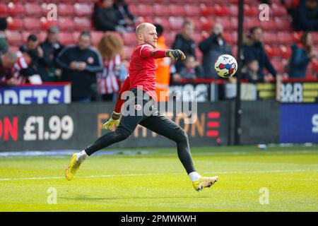 Adam Davies #1 of Sheffield United warms up before the Sky Bet Championship match Sheffield United vs Cardiff City at Bramall Lane, Sheffield, United Kingdom, 15th April 2023  (Photo by Ben Early/News Images) Stock Photo