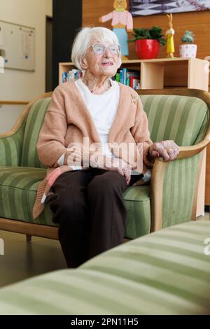 Kirchheim Unter Teck, Germany. 31st Mar, 2023. At 113, Charlotte Kretschmann is the oldest woman in Baden-Württemberg. She spends her everyday life not only with her grandchildren and distant relatives, but also shares it with the world via social media. With her almost 5,000 followers, the 113-year-old shares snapshots from her life every now and then, whether it's shopping, Christmas or a trip. Credit: Julian Rettig/dpa/Alamy Live News Stock Photo