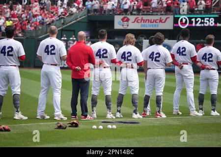 Red Sox honor Yogi Berra with pregame moment of silence