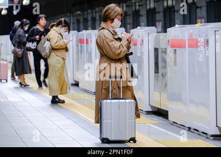 Tokyo, Japan. 15th Apr, 2023. People are waiting for trains on the platform of JR Tokyo Station. Credit: SOPA Images Limited/Alamy Live News Stock Photo