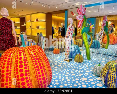 Paris , France, Luxury Fashion Store, Louis Vuitton, LVMH, Display,  Japanese Contemporary Artist, Designer: Yayoi Kusama interior design  store, Trendy fashion store display France Stock Photo - Alamy