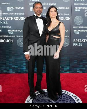 Chamath Palihapitiya & Nathalie Dompe At The 2023 Breakthrough Prize ...