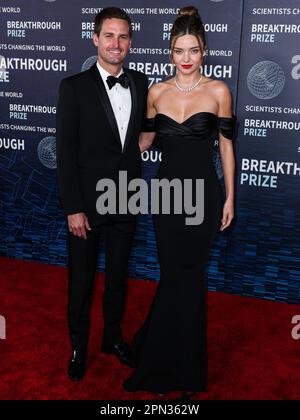 Miranda Kerr arrives at the 2022 Baby2Baby Gala on Saturday, Nov. 12, 2022,  at the Pacific Design Center in West Hollywood, Calif. (Photo by Jordan  Strauss/Invision/AP Stock Photo - Alamy