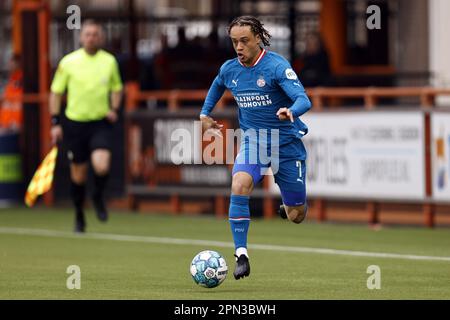 VOLENDAM - Xavi Simons of PSV Eindhoven during the Dutch premier league match between FC Volendam and PSV Eindhoven at the Kras stadium on April 16, 2023 in Volendam, Netherlands. ANP MAURICE VAN STONE Stock Photo