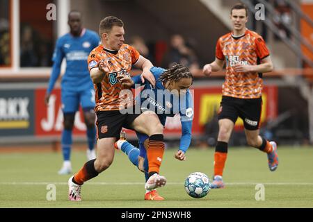 VOLENDAM - (lr) Damon Mirani of FC Volendam, Xavi Simons of PSV Eindhoven during the Dutch premier league match between FC Volendam and PSV Eindhoven at Kras stadium on April 16, 2023 in Volendam, Netherlands. ANP MAURICE VAN STONE Stock Photo