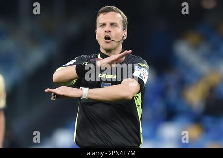 Napoli, Italy. 15th Apr, 2023. Federico La Penna referee during the Serie A match between SSC Napoli vs Hekkas Verona at Diego Armando Maradona on April 15, 2023 in Naples, italy (Photo by Agostino Gemito/Pacific Press) Credit: Pacific Press Media Production Corp./Alamy Live News Stock Photo