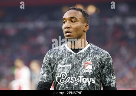 AMSTERDAM - (L-R) Lorenzo Burnet of FC Emmen, Steven Bergwijn of Ajax ...