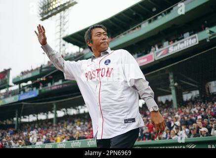 2013 Red Sox championship team reunites at Fenway Park