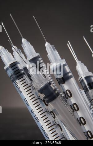 Clustered single use insulin syringes Stock Photo - Alamy