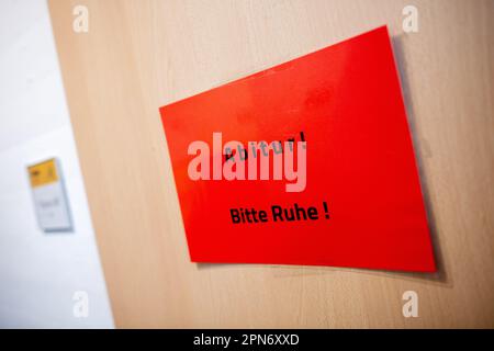 Oldenburg, Germany. 17th Apr, 2023. A sign reads 'Abitur! Please be quiet!' hangs on a door at the Graf-Anton-Günther-Schule (GAG) during the written Abitur exams in history. In Lower Saxony, the final exams for the 2023 Abitur class will begin, with exams in various subjects being written until May 9, 2023. Credit: Hauke-Christian Dittrich/dpa/Alamy Live News Stock Photo