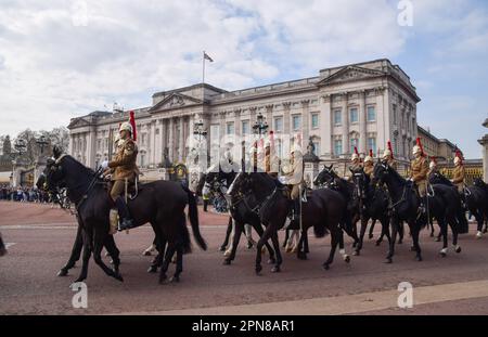 London, UK. 17th April 2023. The Household Cavalry Mounted Regiment begins rehearsals at Buckingham Palace and The Mall for the coronation of King Charles III and Queen Camilla, which takes place on May 6th. Stock Photo