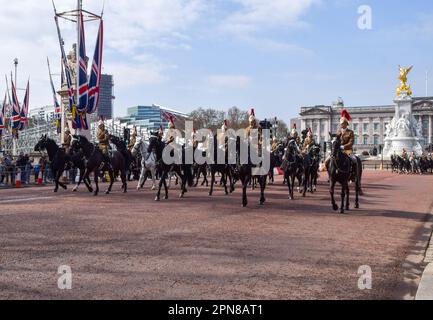 London, UK. 17th April 2023. The Household Cavalry Mounted Regiment begins rehearsals at Buckingham Palace and The Mall for the coronation of King Charles III and Queen Camilla, which takes place on May 6th. Stock Photo