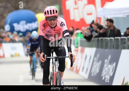 Alpach, Austria. 17th April 2023: Alpach, Austria: 2023 UCI Tour of the Alps Road Cycling Race, First Stage from Rattenberg to Alpbach; John Hugh Carthy (GBR) Credit: Action Plus Sports Images/Alamy Live News Stock Photo