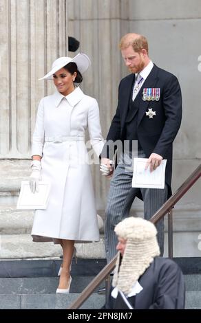 London, UK 3rd June, 2022 :  Meghan, Duchess of Sussex and Prince Harry, Duke of Sussex leave a Thanksgiving Service for HRH Queen Elizabeth II to celebrate her Platinum Jubilee at St Paul's Cathedral in London. Credit: James Boardman/Alamy Live News Stock Photo