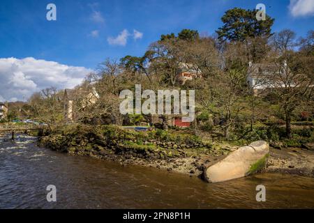 Le Sabot de Gargantua on the banks of the river at Pont Aven, Brittany, France Stock Photo