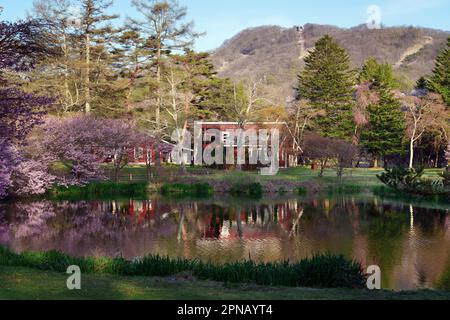 Karuizawa, Japan. 17th Apr, 2023. A lake on the grounds of the Karuizawa Prince Hotel during the meeting of G7 foreign ministers. The villas in the park were the venue for the bilateral talks. Credit: Soeren Stache/dpa/Alamy Live News Stock Photo