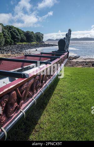 A Maori war canoe (waka taua) at the Waitangi Treaty Grounds, North Island, New Zealand Stock Photo