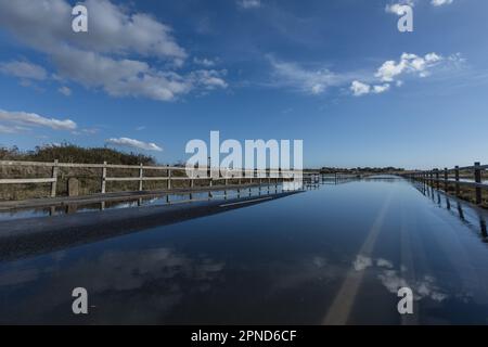 The Strood causeway from Mersea Island on the 10th October 2022 in Essex, England. Credit: SMP News Stock Photo