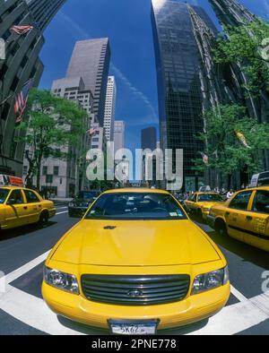 2002 HISTORICAL STREET SCENE YELLOW TAXI CABS (©FORD MOTOR CO 2000