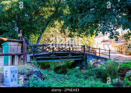 Spanish side. Smallest international bridge in the world, over the Abrilongo river, on the border of Spain and Portugal. El Marco, La Codosera, Badajo Stock Photo