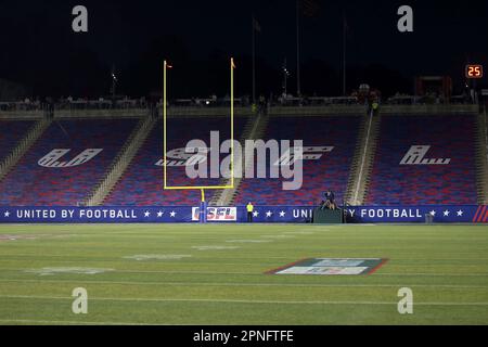 BIRMINGHAM, AL - APRIL 15: Birmingham Stallions offensive lineman Derwin  Gray (77) during the USFL game between the Birmingham Stallions and the New  Jersey Generals on April 15th, 2023 at Protective Stadium