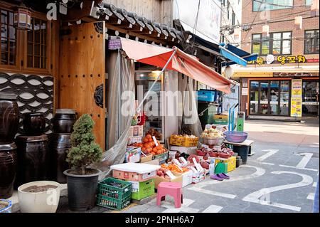 Fruit Market on Sejong Food Street, Seoul, South Korea Stock Photo