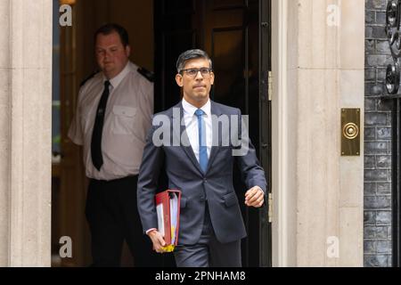London, UK. 19th Apr, 2023. Rishi Sunak, Prime Minister, leaves 10 Downing Street London UK Credit: Ian Davidson/Alamy Live News Stock Photo