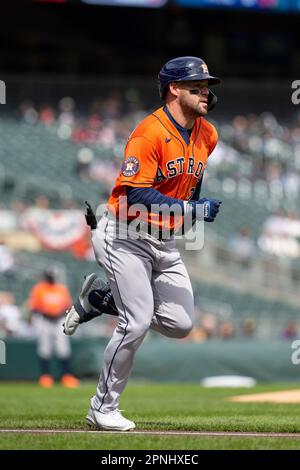 MINNEAPOLIS, MN - APRIL 09: Houston Astros first baseman Jose