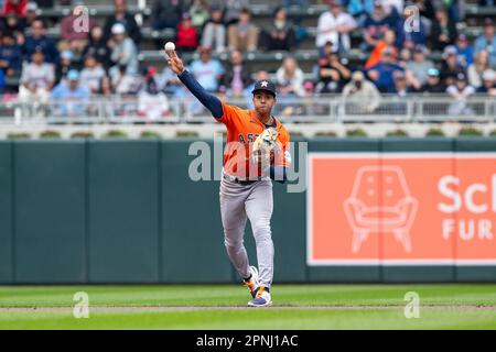 MINNEAPOLIS, MN - APRIL 09: Houston Astros first baseman Jose