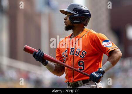 MINNEAPOLIS, MN - APRIL 09: Houston Astros first baseman Jose