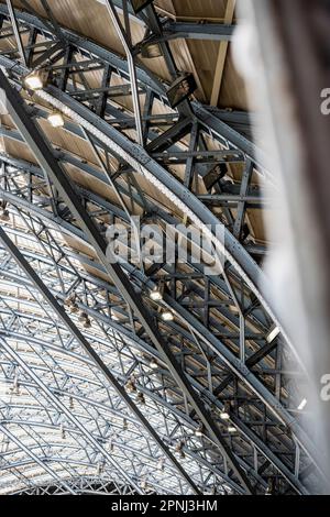 Details and close-up of the roof structure and cast-iron struts at St Pancras train station London Stock Photo