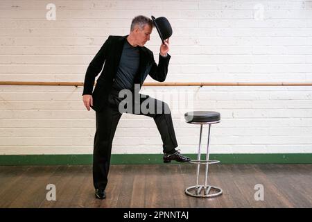 Anton Du Beke during rehearsals for his UK Solo tour, An Evening with Anton du Beke, at a dance studio in Fulham, south west London. Du Beke's new nation-wide show begins in Northampton this Friday. Picture date: Wednesday April 19, 2023. Stock Photo