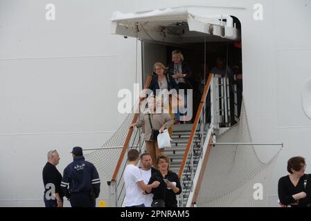 La Goulette, Tunis, Tunisia. 20th Apr, 2023. Tourists arrive at the port of La Goulette in Tunis on April 20, 2023 as Tunisia welcomes the first cruise from Europe with more than 5450 tourists on board. (Credit Image: © Chokri Mahjoub/ZUMA Press Wire) EDITORIAL USAGE ONLY! Not for Commercial USAGE! Stock Photo