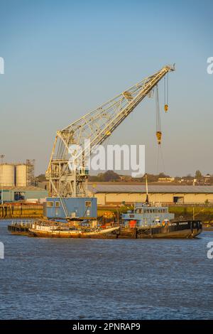 Devon Sampson floating crane on the river Medway Stock Photo